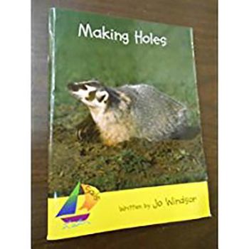 Paperback Making Holes: Leveled Reader Book