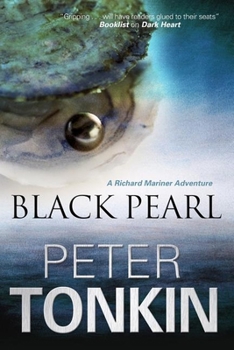 Hardcover Black Pearl [Large Print] Book