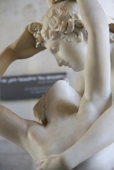 Paperback Discord & Desire Book