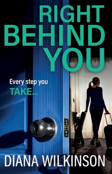 Paperback Right Behind You Book