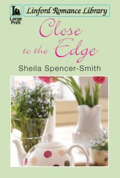 Paperback Close to the Edge [Large Print] Book