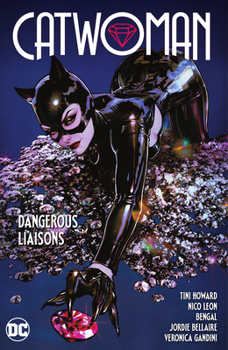 Paperback Catwoman Vol. 1: Dangerous Liaisons Book