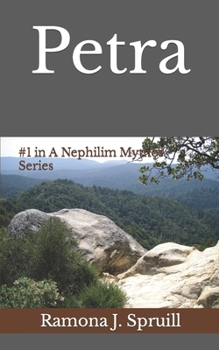 Paperback Petra Book