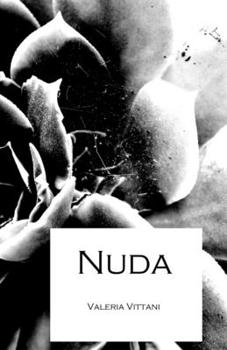 Paperback Nuda [Italian] Book