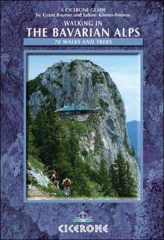 Paperback Walking in the Bavarian Alps Book