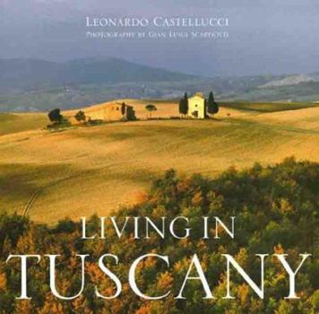 Paperback Living in Tuscany Book