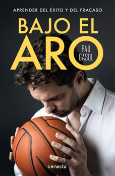 Paperback Bajo El Aro / Under the Hoop [Spanish] Book