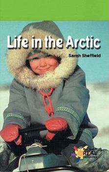 Paperback Life in the Arctic Book