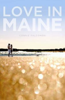 Paperback Love in Maine Book