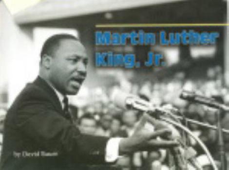 Paperback Martin Luther King, JR. (Shutterbug Books: Social Studies) Book
