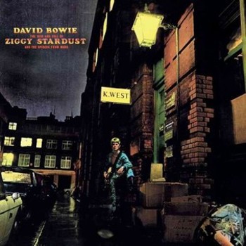 Music - CD ise and Fall of Ziggy Stardust and The Spiders fro Book