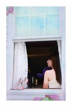 Paperback Under the Windowsill Book