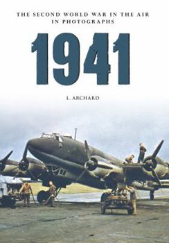 Paperback 1941: The Second World War in the Air in Photographs Book