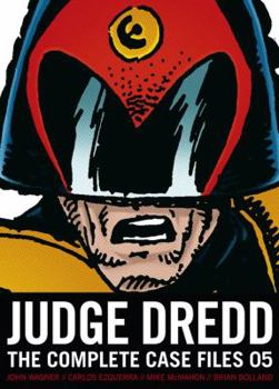 Paperback Judge Dredd: The Complete Case Files 05 Book