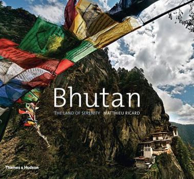 Paperback Bhutan: The Land of Serenity Book