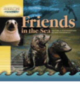 Paperback Friends in the Sea Book