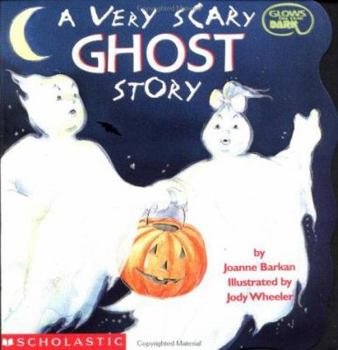Paperback A Very Scary Ghost Story Book