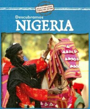 Library Binding Descubramos Nigeria = Looking at Nigeria [Spanish] Book