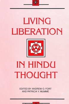 Paperback Living Liberation in Hindu Thought Book