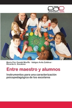 Paperback Entre maestro y alumnos [Spanish] Book