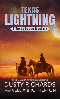 Paperback Texas Lightning [Large Print] Book