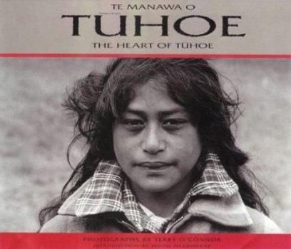 Paperback Te Manawa O Tuhoe (The Heart of Tuhoe) Book