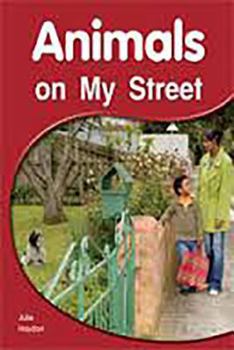 Paperback Animals on My Street: Leveled Reader (Levels 3-5) Book