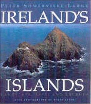 Paperback Ireland's Islands Book