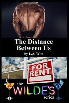 Paperback The Distance Between Us [Large Print] Book