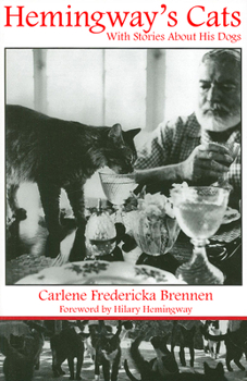 Paperback Hemingway's Cats: An Illustrated Biography Book