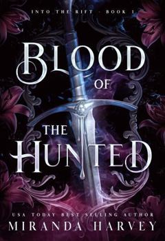 Paperback Blood of the Hunted (Into the Rift) Book