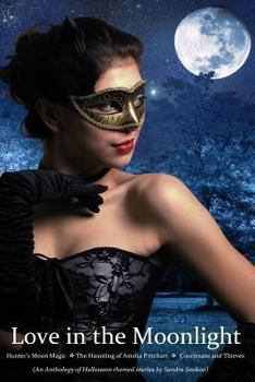 Paperback Love in the Moonlight: A collection of Halloween romances Book
