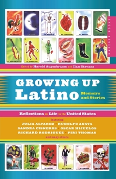 Paperback Growing Up Latino Book