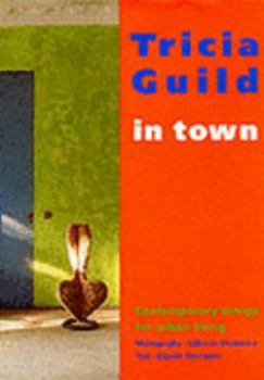 Hardcover Tricia Guild in Town [Spanish] Book