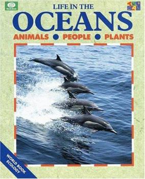 Hardcover Life in the Oceans (World Book Ecology Series) Book