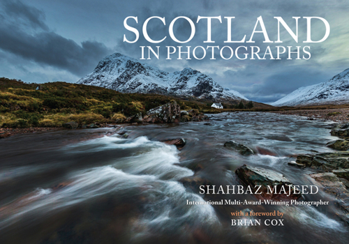Paperback Scotland in Photographs Book