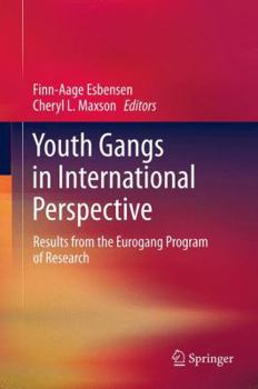 Paperback Youth Gangs in International Perspective: Results from the Eurogang Program of Research Book