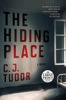 Paperback The Hiding Place [Large Print] Book