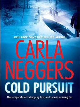 Hardcover Cold Pursuit [Large Print] Book