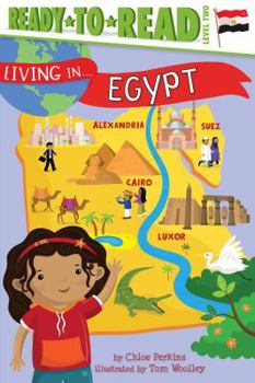 Paperback Living in . . . Egypt: Ready-To-Read Level 2 Book