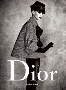 Paperback Dior Fashion Book