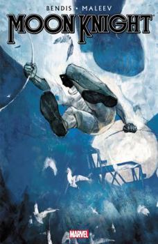 Paperback Moon Knight by Brian Michael Bendis - Volume 2 Book