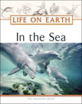 Hardcover In the Sea (Life on Earth) Book