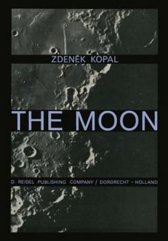 Paperback The Moon Book