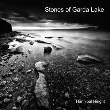Paperback Stones of Garda lake Book