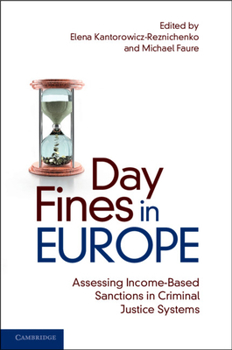 Paperback Day Fines in Europe Book