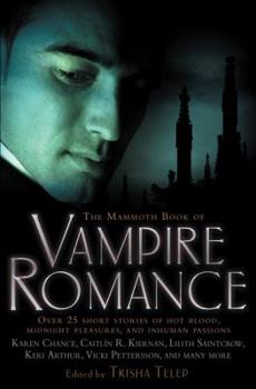 Paperback The Mammoth Book of Vampire Romance Book