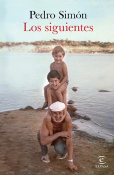 Paperback Los Siguientes (Novela) / The Following (a Novel) [Spanish] Book