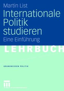 Paperback Internationale Politik Studieren: Eine Einführung [German] Book