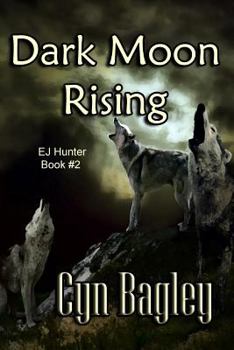 Paperback Dark Moon Rising Book